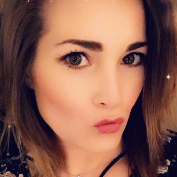 Meet your Posher, Jessica - Picture 2 of 2